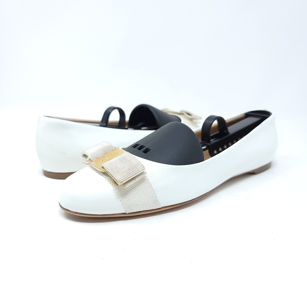 Salvatore Ferragamo Varina White Patent Leather Size 7.5 Bow Flats